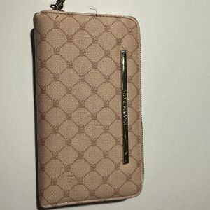 Steve Madden Beige Wallet with Gold Accent